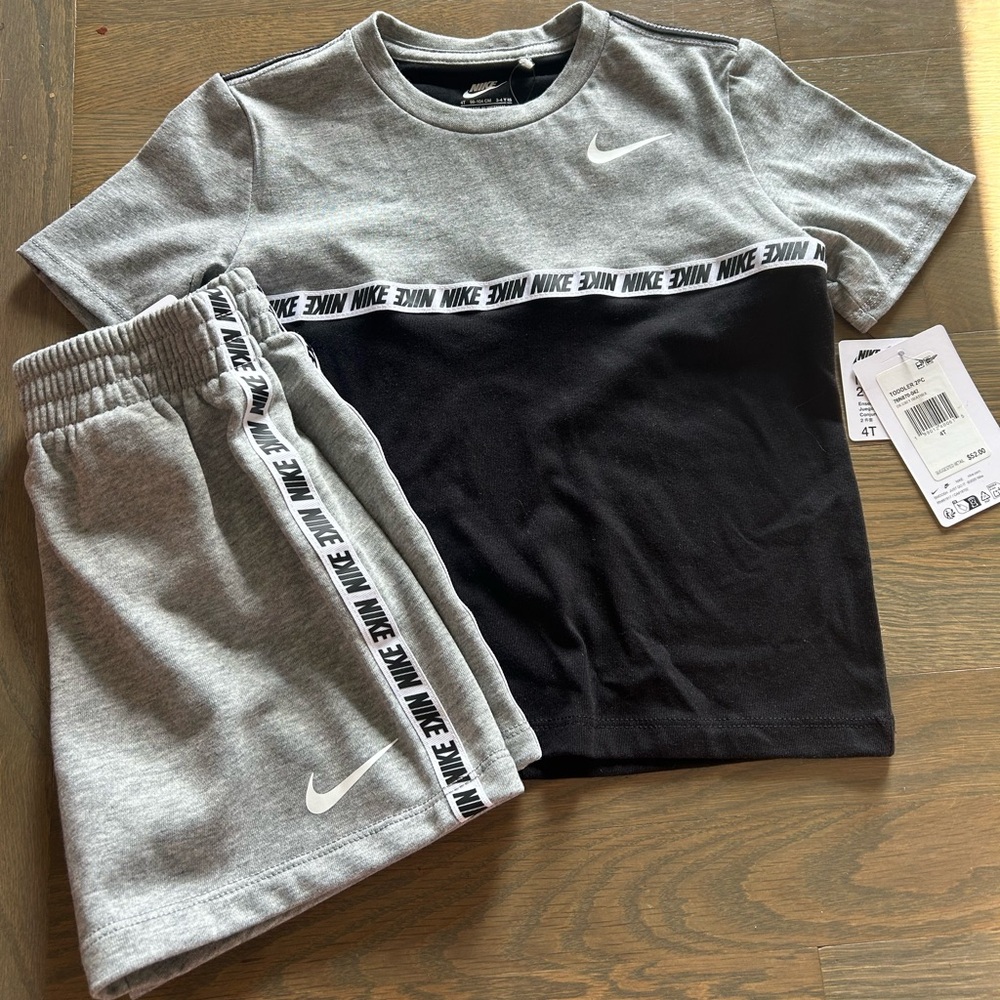NWT Nike Toddler Set size 4T